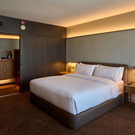 Hilton Buenos Aires Hotel Exterior photo A room at the hotel