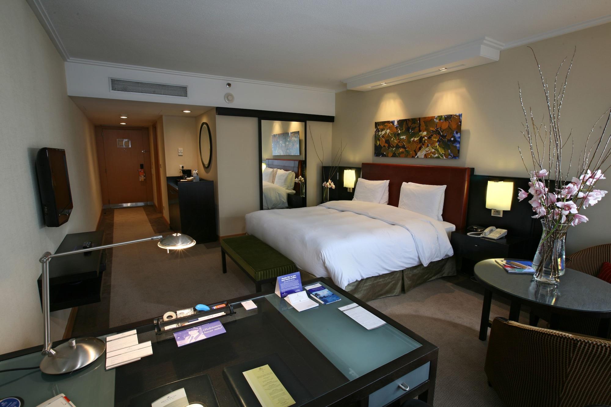 Hilton Buenos Aires Hotel Exterior photo A room at the hotel