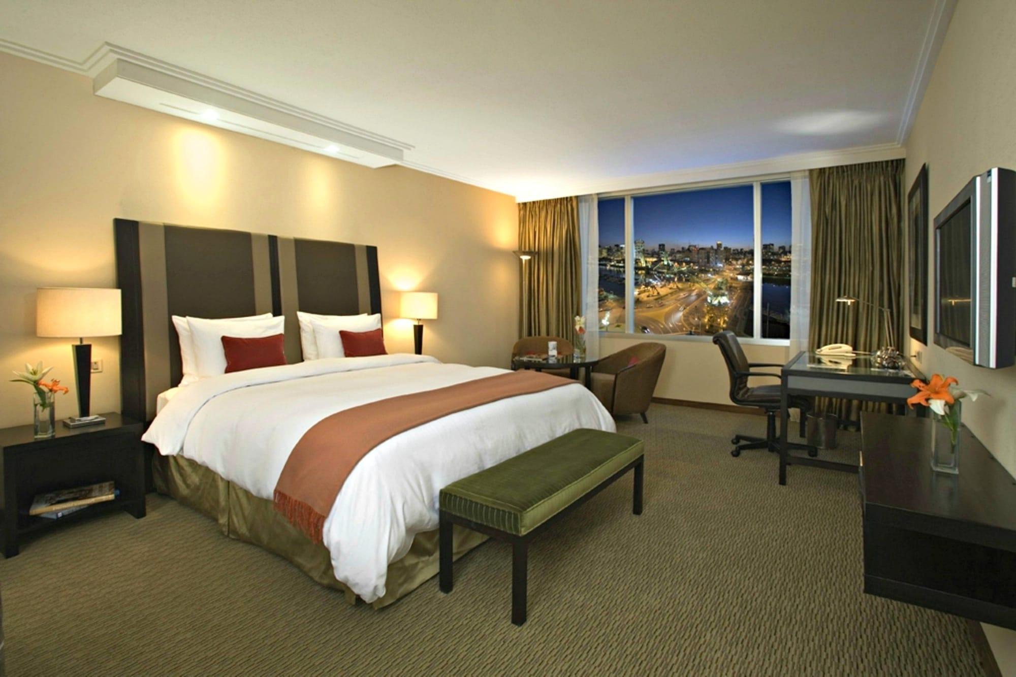 Hilton Buenos Aires Hotel Exterior photo A guest room at the Four Seasons Hotel, San Francisco