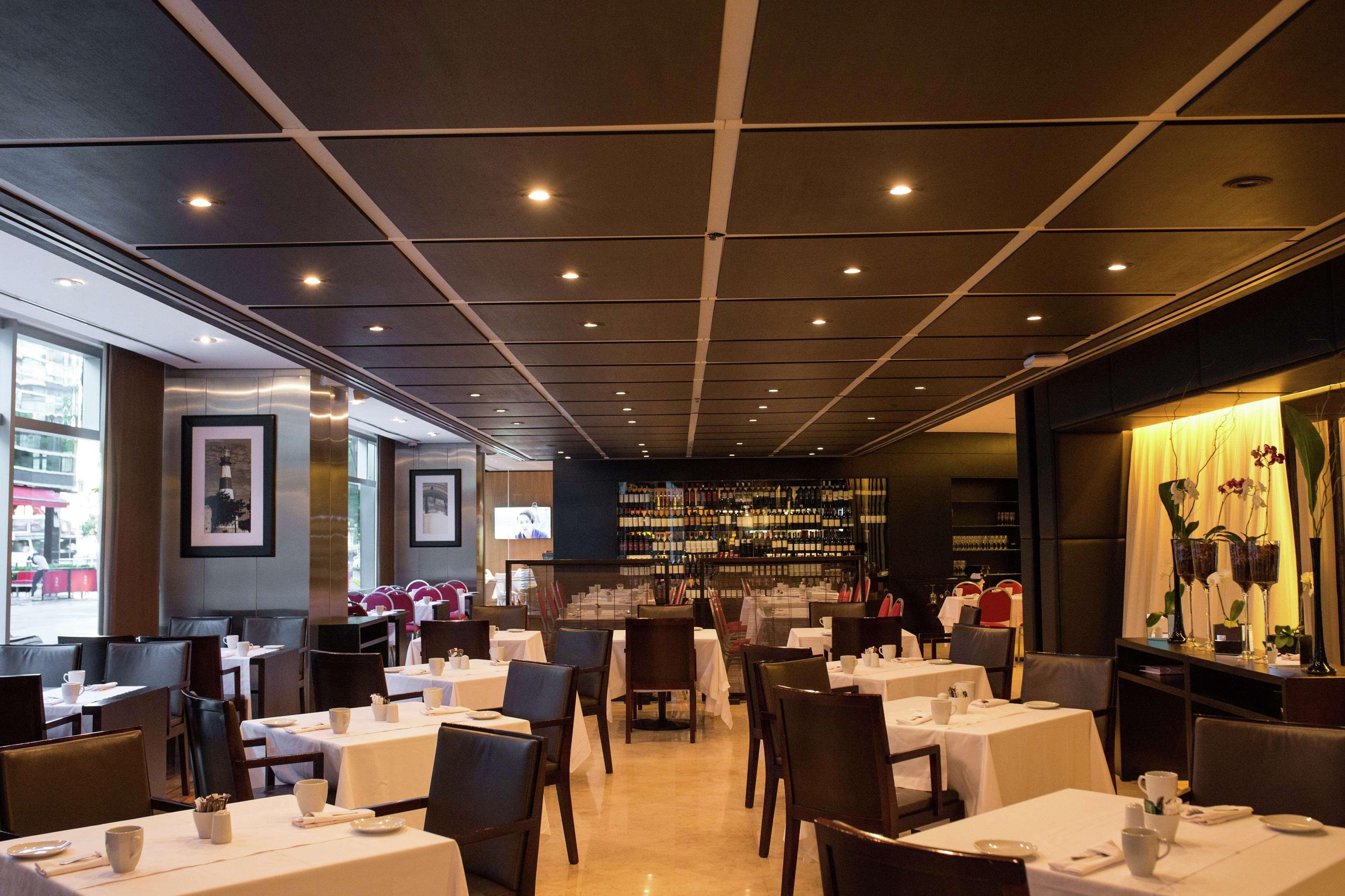 Hilton Buenos Aires Hotel Exterior photo Restaurant interior