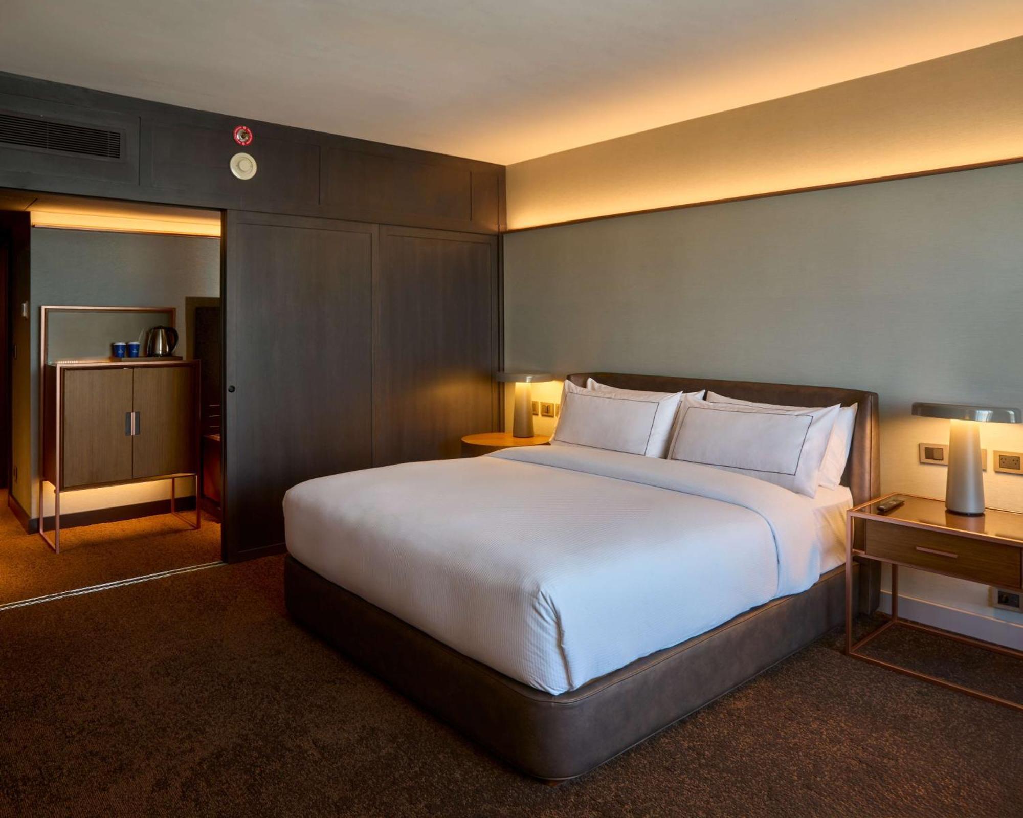 Hilton Buenos Aires Hotel Exterior photo A room at the hotel