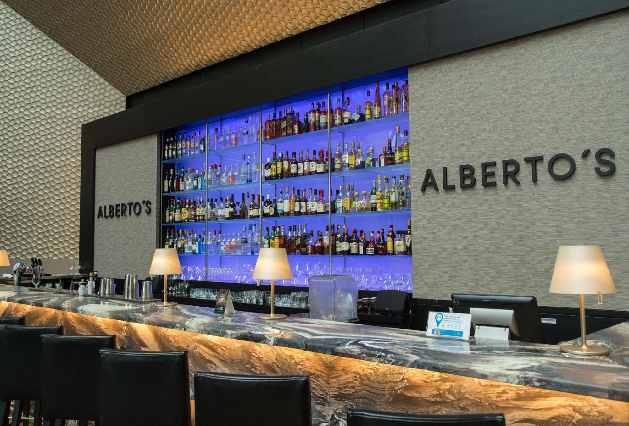 Hilton Buenos Aires Hotel Exterior photo Alberto's restaurant